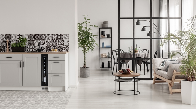 Elegant,Kitchen,And,Dining,Room,Interior,With,Black,And,White